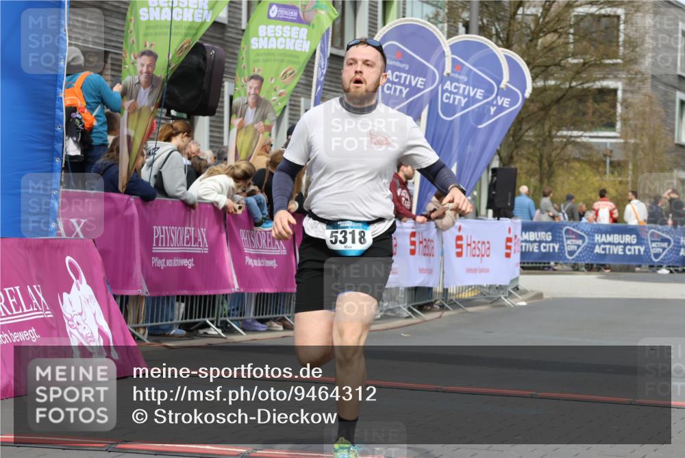 12.04.2026 - 45. Internationalen Wilhelmsburger Insellauf Strokosch-Dieckow http://msf.ph/oto/9464312 12.04.2026 13:14:36 Ziel 4716, 5318 meine-sportfotos.de