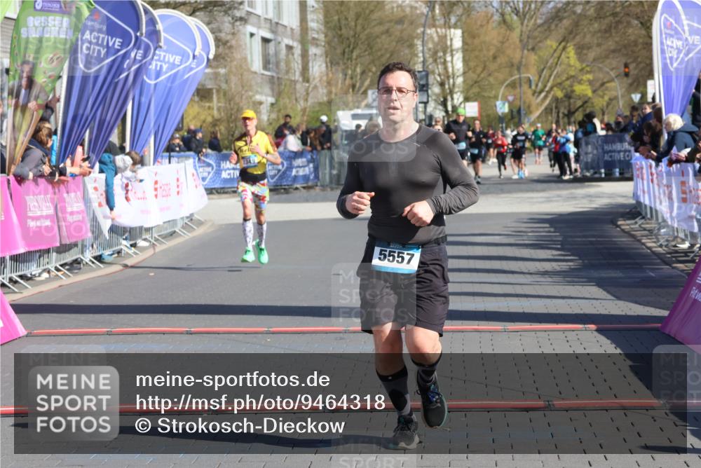 12.04.2026 - 45. Internationalen Wilhelmsburger Insellauf Strokosch-Dieckow http://msf.ph/oto/9464318 12.04.2026 10:56:08 Ziel 3175, 4298, 5557, 2349 meine-sportfotos.de