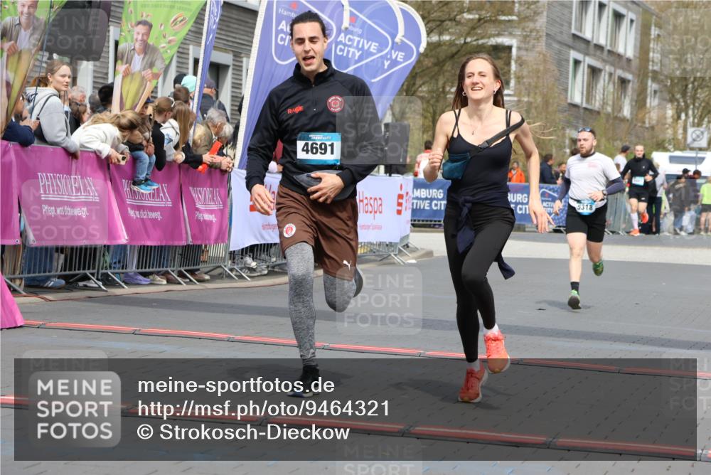 12.04.2026 - 45. Internationalen Wilhelmsburger Insellauf Strokosch-Dieckow http://msf.ph/oto/9464321 12.04.2026 13:14:32 Ziel 4716, 5318 meine-sportfotos.de