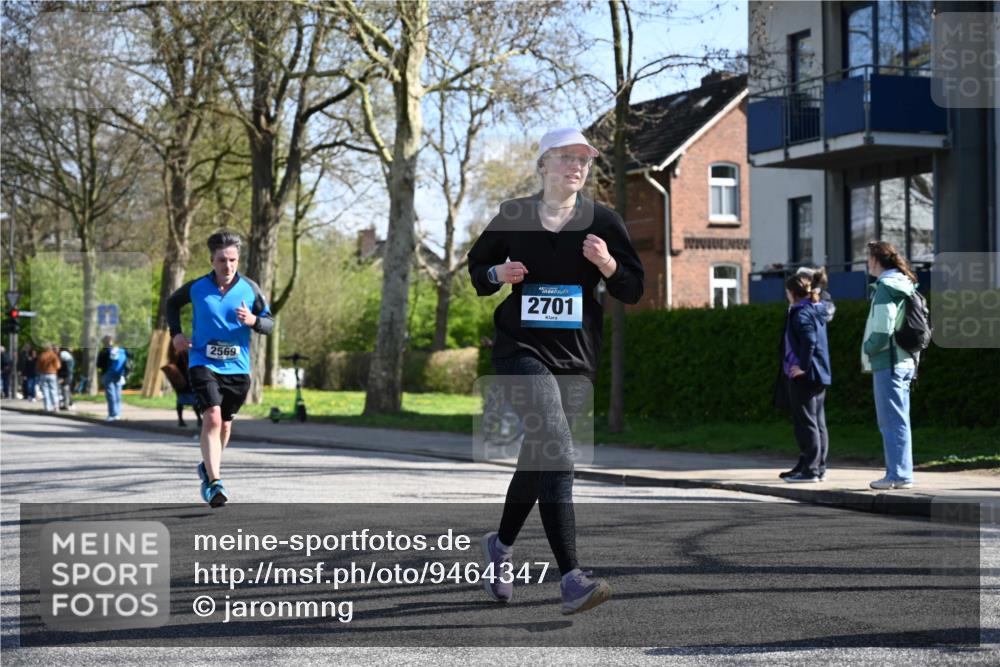 12.04.2026 - 45. Internationalen Wilhelmsburger Insellauf J. Mangold http://msf.ph/oto/9464347 12.04.2026 10:54:25 Ziel 3580, 3596, 4131, 2569, 4389, 4390, 2701, 4687, 3818, 4711, 2088, 5660, 5317, 2821, 2855, 4585, 2324 meine-sportfotos.de