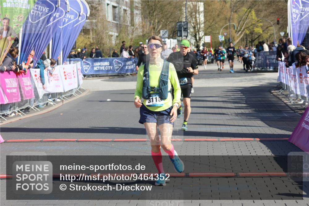 12.04.2026 - 45. Internationalen Wilhelmsburger Insellauf Strokosch-Dieckow http://msf.ph/oto/9464352 12.04.2026 10:56:15 Ziel 2349, 3118, 5822 meine-sportfotos.de