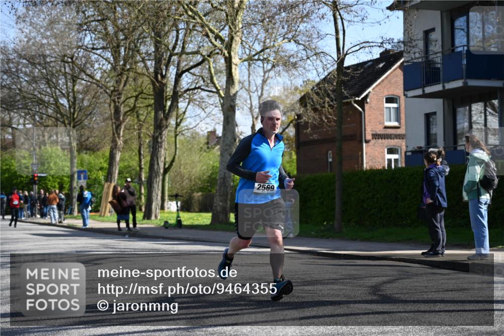 12.04.2026 - 45. Internationalen Wilhelmsburger Insellauf J. Mangold http://msf.ph/oto/9464355 12.04.2026 10:54:27 Ziel 3580, 3596, 4131, 2569, 4389, 4390, 2701, 4687, 3818, 4711, 2088, 5660, 5317, 2821, 2855, 4585, 2324, 4636, 5006 meine-sportfotos.de