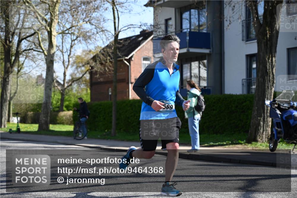 12.04.2026 - 45. Internationalen Wilhelmsburger Insellauf J. Mangold http://msf.ph/oto/9464368 12.04.2026 10:54:27 Ziel 3580, 3596, 4131, 2569, 4389, 4390, 2701, 4687, 3818, 4711, 2088, 5660, 5317, 2821, 2855, 4585, 2324, 4636, 5006 meine-sportfotos.de