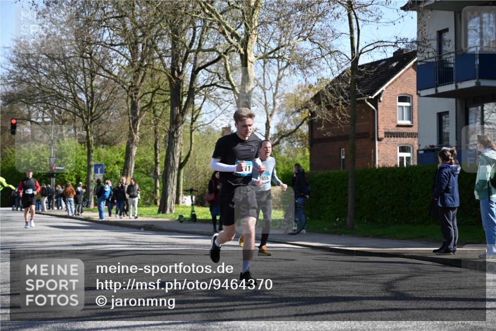 12.04.2026 - 45. Internationalen Wilhelmsburger Insellauf J. Mangold http://msf.ph/oto/9464370 12.04.2026 10:54:43 Ziel 4687, 3818, 4711, 2088, 5660, 5317, 2821, 2855, 4585, 2324, 4636, 5006, 5333, 4056, 5334, 4197, 4197, 5747, 5773, 5835, 5268, 4500 meine-sportfotos.de