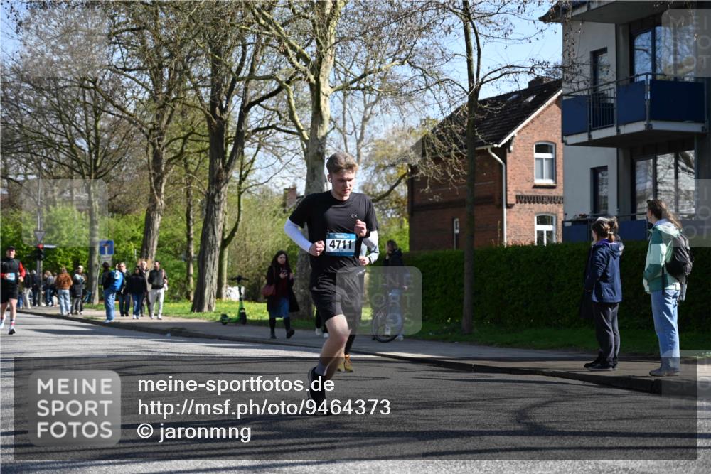 12.04.2026 - 45. Internationalen Wilhelmsburger Insellauf J. Mangold http://msf.ph/oto/9464373 12.04.2026 10:54:43 Ziel 4687, 3818, 4711, 2088, 5660, 5317, 2821, 2855, 4585, 2324, 4636, 5006, 5333, 4056, 5334, 4197, 4197, 5747, 5773, 5835, 5268, 4500 meine-sportfotos.de