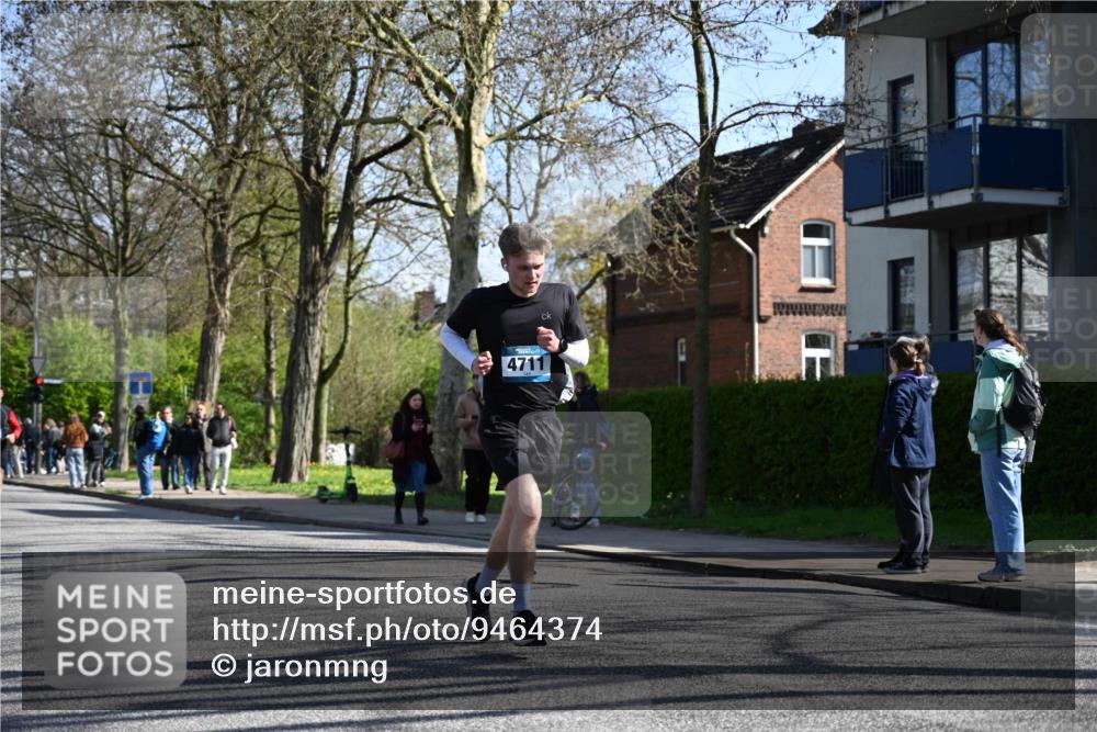 12.04.2026 - 45. Internationalen Wilhelmsburger Insellauf J. Mangold http://msf.ph/oto/9464374 12.04.2026 10:54:43 Ziel 4687, 3818, 4711, 2088, 5660, 5317, 2821, 2855, 4585, 2324, 4636, 5006, 5333, 4056, 5334, 4197, 4197, 5747, 5773, 5835, 5268, 4500 meine-sportfotos.de