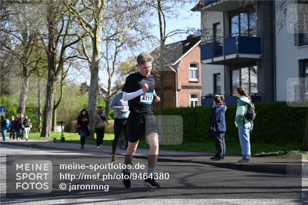 12.04.2026 - 45. Internationalen Wilhelmsburger Insellauf J. Mangold http://msf.ph/oto/9464380 12.04.2026 10:54:43 Ziel 4687, 3818, 4711, 2088, 5660, 5317, 2821, 2855, 4585, 2324, 4636, 5006, 5333, 4056, 5334, 4197, 4197, 5747, 5773, 5835, 5268, 4500 meine-sportfotos.de