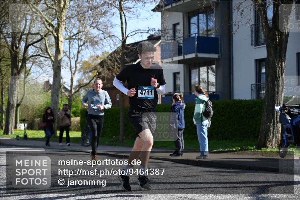 12.04.2026 - 45. Internationalen Wilhelmsburger Insellauf J. Mangold http://msf.ph/oto/9464387 12.04.2026 10:54:43 Ziel 4687, 3818, 4711, 2088, 5660, 5317, 2821, 2855, 4585, 2324, 4636, 5006, 5333, 4056, 5334, 4197, 4197, 5747, 5773, 5835, 5268, 4500 meine-sportfotos.de