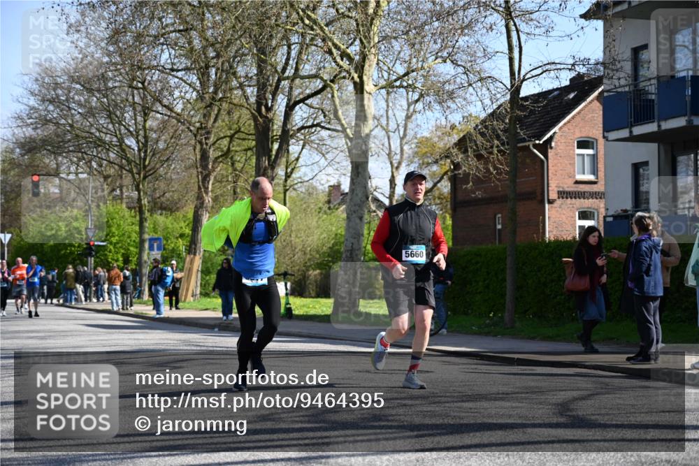 12.04.2026 - 45. Internationalen Wilhelmsburger Insellauf J. Mangold http://msf.ph/oto/9464395 12.04.2026 10:54:49 Ziel 4687, 3818, 4711, 2088, 5660, 5317, 2821, 2855, 4585, 2324, 2324, 4636, 5006, 5333, 4056, 5334, 4197, 5747, 5747, 5773, 5835, 5268, 4500 meine-sportfotos.de