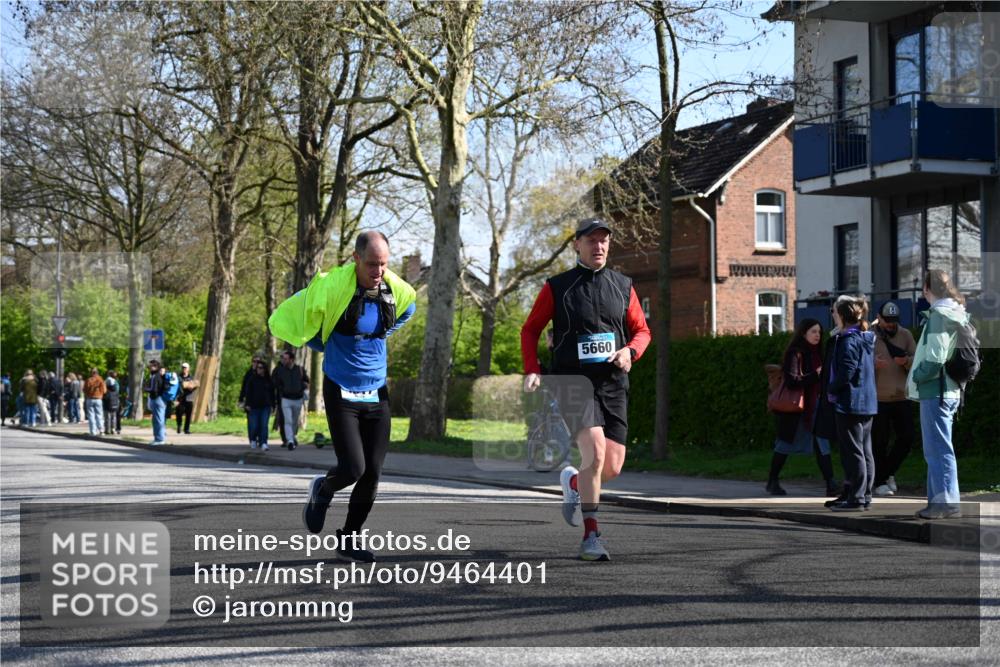 12.04.2026 - 45. Internationalen Wilhelmsburger Insellauf J. Mangold http://msf.ph/oto/9464401 12.04.2026 10:54:49 Ziel 4687, 3818, 4711, 2088, 5660, 5317, 2821, 2855, 4585, 2324, 2324, 4636, 5006, 5333, 4056, 5334, 4197, 5747, 5747, 5773, 5835, 5268, 4500 meine-sportfotos.de
