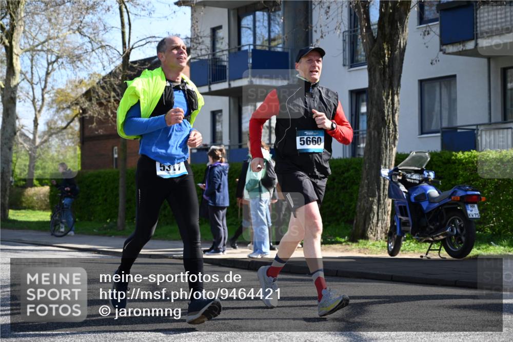 12.04.2026 - 45. Internationalen Wilhelmsburger Insellauf J. Mangold http://msf.ph/oto/9464421 12.04.2026 10:54:51 Ziel 4687, 3818, 4711, 2088, 5660, 5317, 2821, 2855, 4585, 2324, 4636, 5006, 5333, 4056, 5334, 4197, 5747, 5773, 5835, 5268, 4500 meine-sportfotos.de