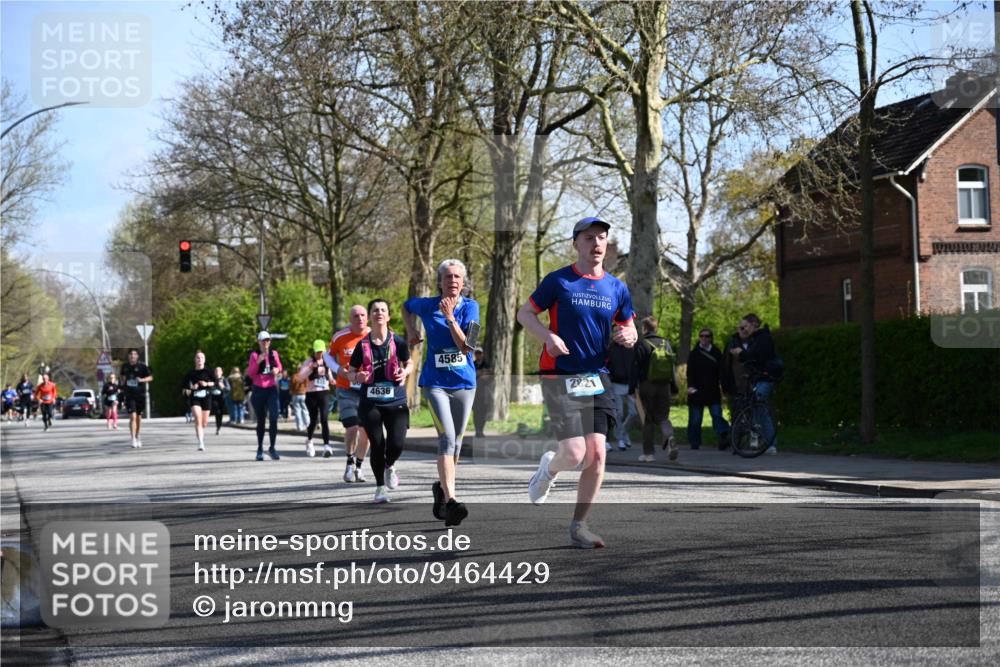 12.04.2026 - 45. Internationalen Wilhelmsburger Insellauf J. Mangold http://msf.ph/oto/9464429 12.04.2026 10:54:57 Ziel 4711, 2088, 5660, 5317, 2821, 2855, 4585, 2324, 4636, 5006, 5333, 4056, 5334, 4197, 5747, 5773, 5835, 5268, 4500, 4714 meine-sportfotos.de
