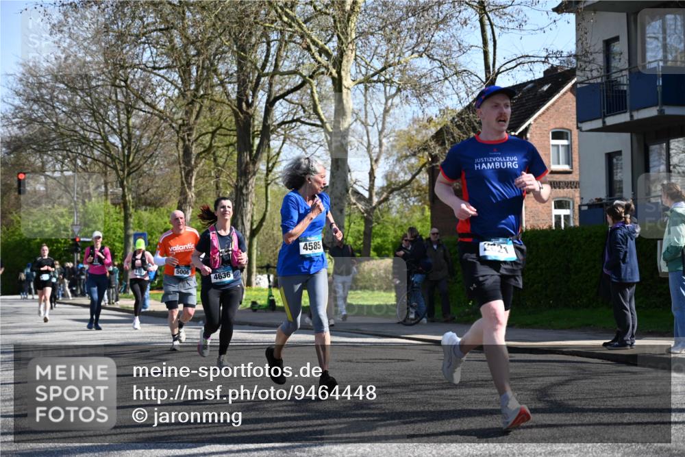 12.04.2026 - 45. Internationalen Wilhelmsburger Insellauf J. Mangold http://msf.ph/oto/9464448 12.04.2026 10:54:58 Ziel 2088, 5660, 5317, 2821, 2855, 4585, 2324, 4636, 5006, 5333, 4056, 5334, 4197, 5747, 5773, 5835, 5268, 4500, 4714 meine-sportfotos.de