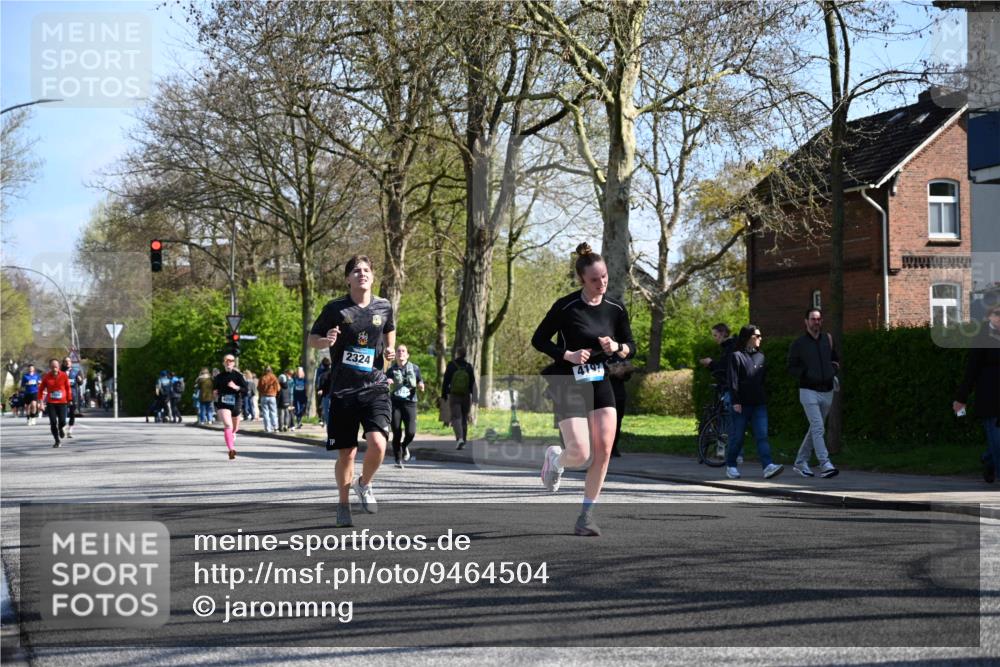 12.04.2026 - 45. Internationalen Wilhelmsburger Insellauf J. Mangold http://msf.ph/oto/9464504 12.04.2026 10:55:05 Ziel 5660, 5317, 2821, 2855, 4585, 2324, 4636, 5006, 5333, 4056, 5334, 4197, 5747, 5773, 5835, 5773, 5835, 5268, 4500, 4714, 3175, 4298, 5557 meine-sportfotos.de