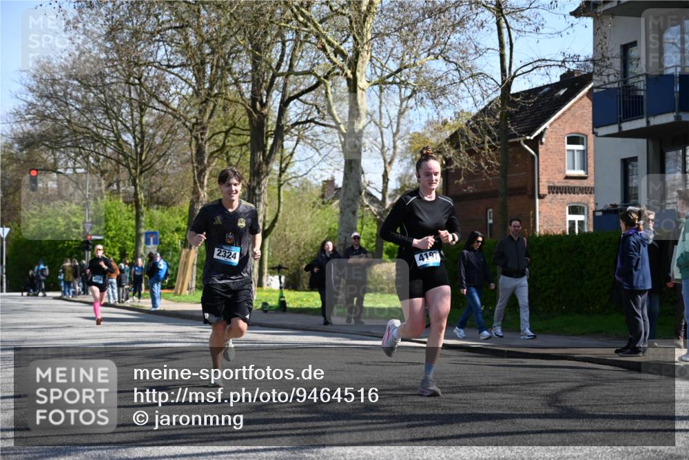 12.04.2026 - 45. Internationalen Wilhelmsburger Insellauf J. Mangold http://msf.ph/oto/9464516 12.04.2026 10:55:05 Ziel 5660, 5317, 2821, 2855, 4585, 2324, 4636, 5006, 5333, 4056, 5334, 4197, 5747, 5773, 5835, 5773, 5835, 5268, 4500, 4714, 3175, 4298, 5557 meine-sportfotos.de