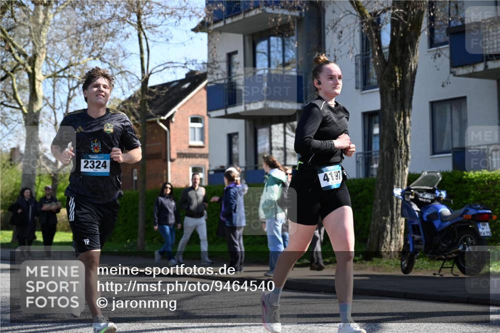 12.04.2026 - 45. Internationalen Wilhelmsburger Insellauf J. Mangold http://msf.ph/oto/9464540 12.04.2026 10:55:07 Ziel 2821, 2855, 4585, 2324, 4636, 5006, 5333, 4056, 5334, 4197, 5747, 5773, 5835, 5268, 4500, 4714, 4714, 3175, 4298, 5557 meine-sportfotos.de