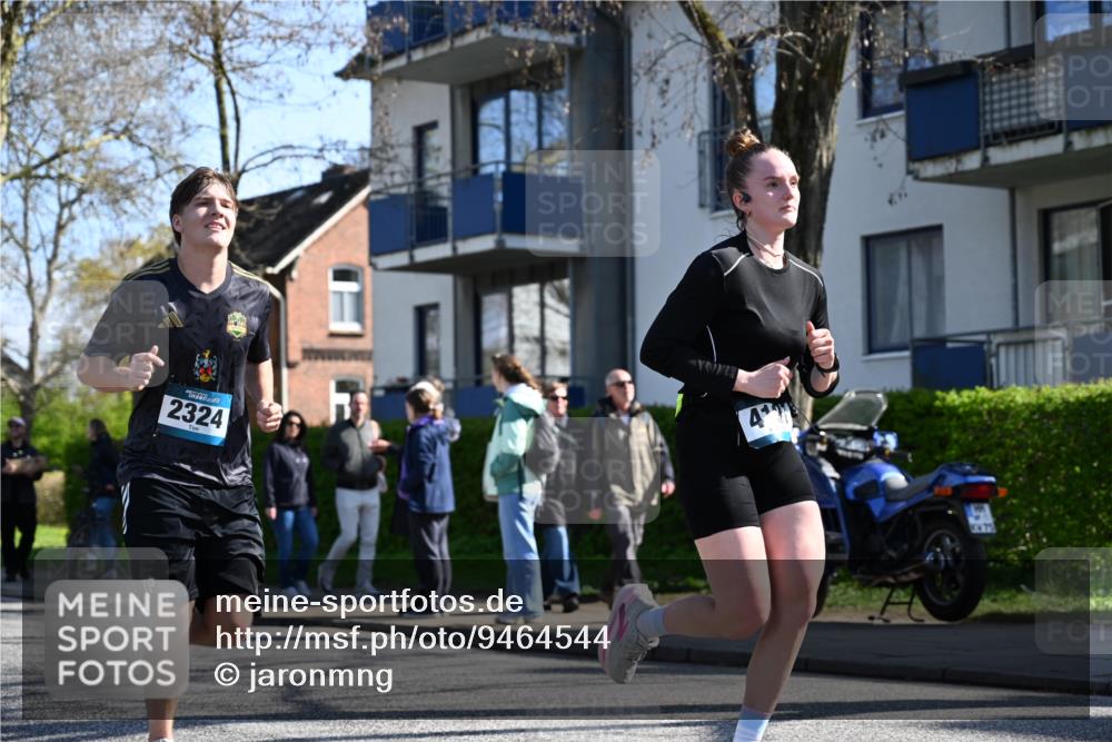 12.04.2026 - 45. Internationalen Wilhelmsburger Insellauf J. Mangold http://msf.ph/oto/9464544 12.04.2026 10:55:07 Ziel 2821, 2855, 4585, 2324, 4636, 5006, 5333, 4056, 5334, 4197, 5747, 5773, 5835, 5268, 4500, 4714, 4714, 3175, 4298, 5557 meine-sportfotos.de