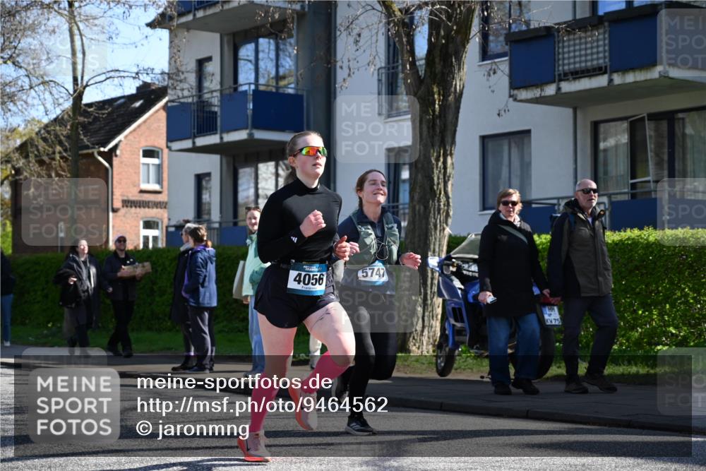 12.04.2026 - 45. Internationalen Wilhelmsburger Insellauf J. Mangold http://msf.ph/oto/9464562 12.04.2026 10:55:10 Ziel 2855, 4585, 2324, 4636, 5006, 5333, 4056, 5334, 4197, 5747, 5773, 5835, 5268, 4500, 4714, 3175, 4298, 5557, 2349 meine-sportfotos.de