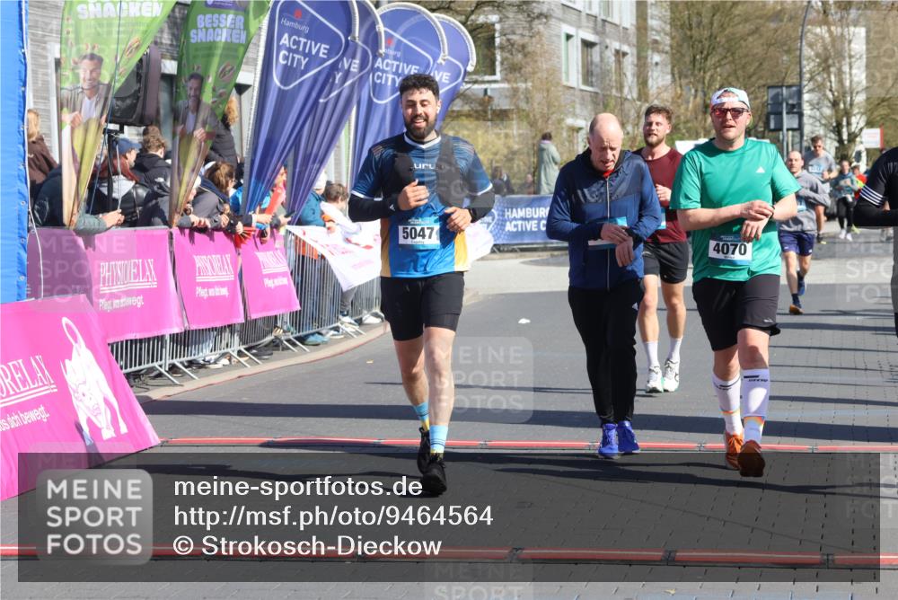 12.04.2026 - 45. Internationalen Wilhelmsburger Insellauf Strokosch-Dieckow http://msf.ph/oto/9464564 12.04.2026 10:56:36 Ziel 4494, 5047, 4070, 5771, 4549 meine-sportfotos.de