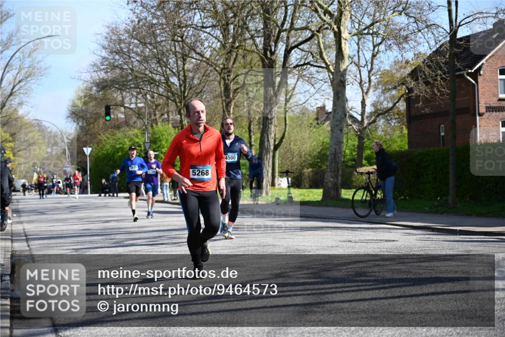 12.04.2026 - 45. Internationalen Wilhelmsburger Insellauf J. Mangold http://msf.ph/oto/9464573 12.04.2026 10:55:14 Ziel 2324, 4636, 5006, 5333, 4056, 5334, 4197, 5747, 5773, 5835, 5268, 4500, 4714, 3175, 4298, 4298, 5557, 2349, 3118, 5822 meine-sportfotos.de