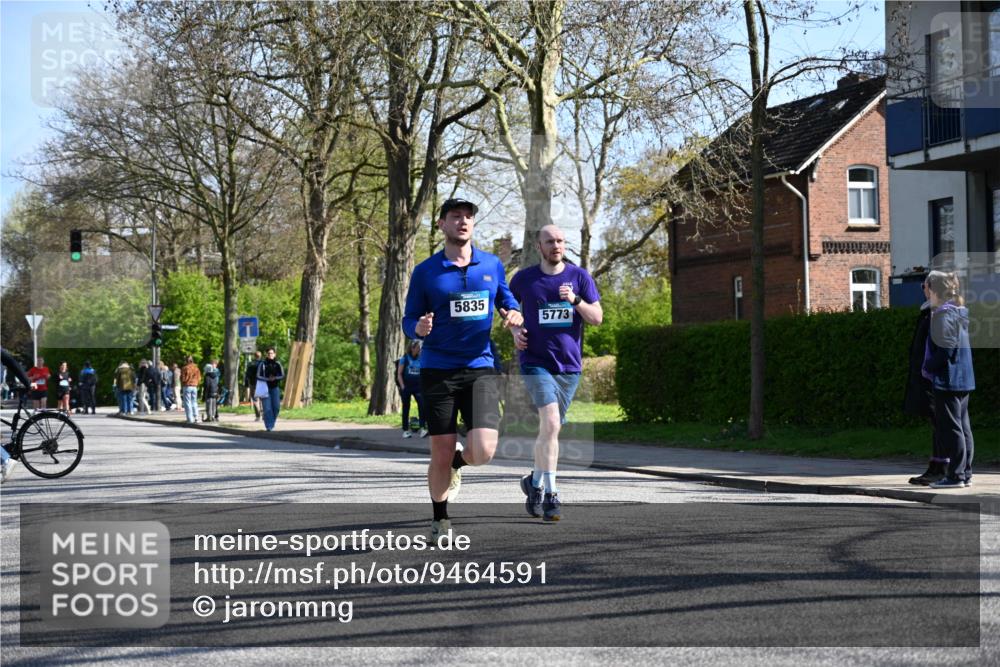 12.04.2026 - 45. Internationalen Wilhelmsburger Insellauf J. Mangold http://msf.ph/oto/9464591 12.04.2026 10:55:18 Ziel 4197, 5747, 5773, 5835, 5268, 4500, 4714, 3175, 4298, 5557, 2349, 3118, 5822, 3488, 2797, 2796 meine-sportfotos.de