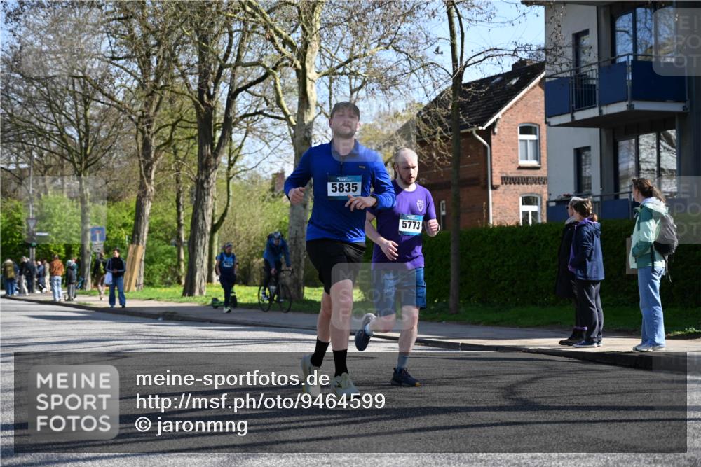 12.04.2026 - 45. Internationalen Wilhelmsburger Insellauf J. Mangold http://msf.ph/oto/9464599 12.04.2026 10:55:19 Ziel 4197, 5747, 5773, 5835, 5268, 4500, 4714, 4714, 3175, 4298, 5557, 2349, 3118, 5822, 3488, 2797, 2796 meine-sportfotos.de
