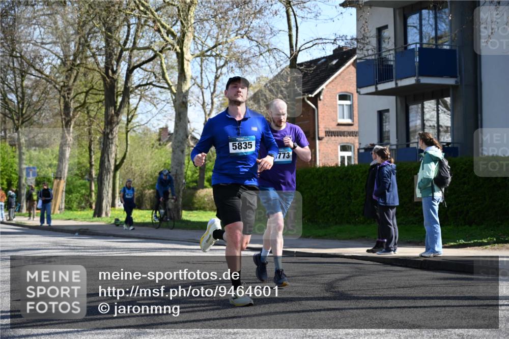 12.04.2026 - 45. Internationalen Wilhelmsburger Insellauf J. Mangold http://msf.ph/oto/9464601 12.04.2026 10:55:19 Ziel 4197, 5747, 5773, 5835, 5268, 4500, 4714, 4714, 3175, 4298, 5557, 2349, 3118, 5822, 3488, 2797, 2796 meine-sportfotos.de