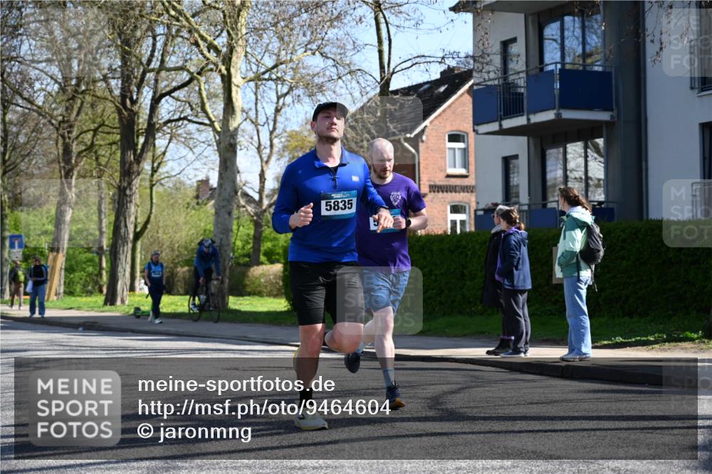12.04.2026 - 45. Internationalen Wilhelmsburger Insellauf J. Mangold http://msf.ph/oto/9464604 12.04.2026 10:55:19 Ziel 4197, 5747, 5773, 5835, 5268, 4500, 4714, 4714, 3175, 4298, 5557, 2349, 3118, 5822, 3488, 2797, 2796 meine-sportfotos.de