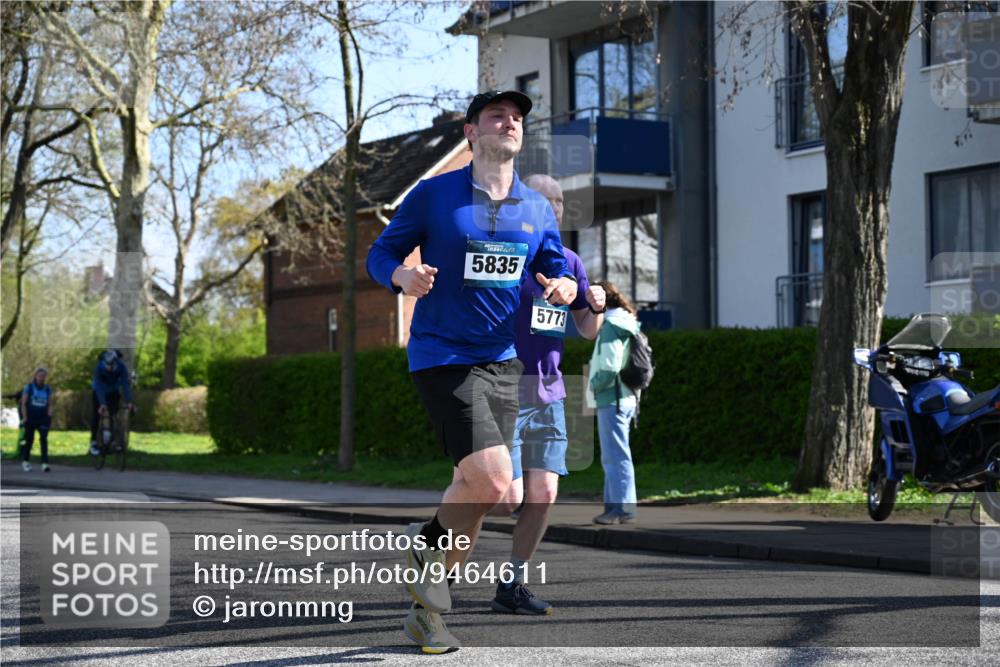 12.04.2026 - 45. Internationalen Wilhelmsburger Insellauf J. Mangold http://msf.ph/oto/9464611 12.04.2026 10:55:19 Ziel 4197, 5747, 5773, 5835, 5268, 4500, 4714, 4714, 3175, 4298, 5557, 2349, 3118, 5822, 3488, 2797, 2796 meine-sportfotos.de
