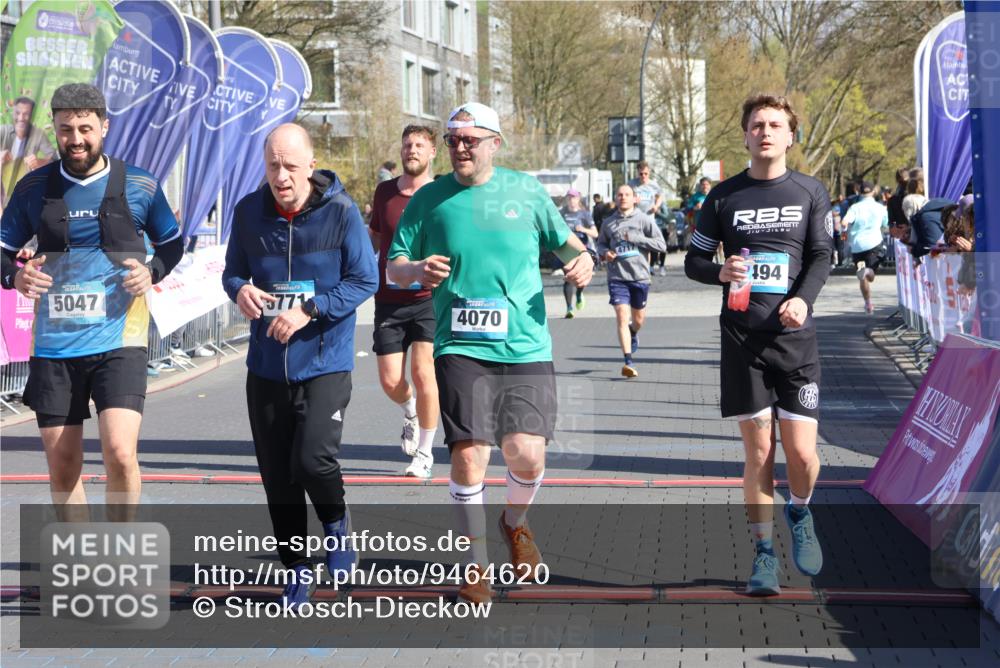 12.04.2026 - 45. Internationalen Wilhelmsburger Insellauf Strokosch-Dieckow http://msf.ph/oto/9464620 12.04.2026 10:56:37 Ziel 4494, 5047, 4070, 5771, 4549 meine-sportfotos.de