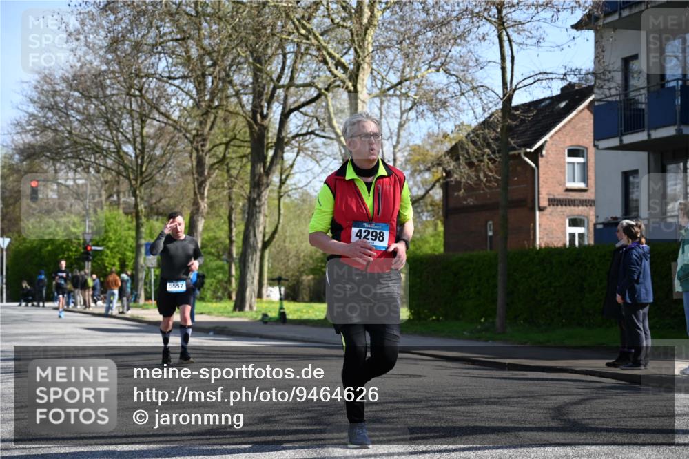 12.04.2026 - 45. Internationalen Wilhelmsburger Insellauf J. Mangold http://msf.ph/oto/9464626 12.04.2026 10:55:34 Ziel 4714, 3175, 4298, 5557, 2349, 3118, 5822, 3488, 2797, 2796, 2921, 2808, 2808, 3916, 4494, 5047, 4070, 5771, 4549 meine-sportfotos.de