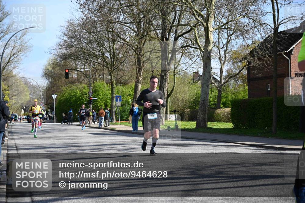 12.04.2026 - 45. Internationalen Wilhelmsburger Insellauf J. Mangold http://msf.ph/oto/9464628 12.04.2026 10:55:34 Ziel 4714, 3175, 4298, 5557, 2349, 3118, 5822, 3488, 2797, 2796, 2921, 2808, 2808, 3916, 4494, 5047, 4070, 5771, 4549 meine-sportfotos.de