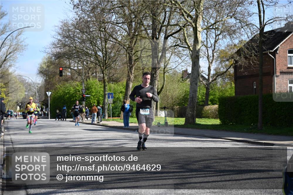 12.04.2026 - 45. Internationalen Wilhelmsburger Insellauf J. Mangold http://msf.ph/oto/9464629 12.04.2026 10:55:34 Ziel 4714, 3175, 4298, 5557, 2349, 3118, 5822, 3488, 2797, 2796, 2921, 2808, 2808, 3916, 4494, 5047, 4070, 5771, 4549 meine-sportfotos.de