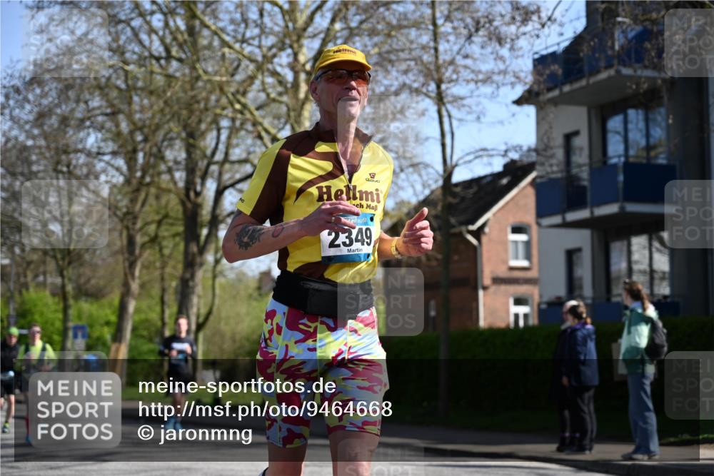 12.04.2026 - 45. Internationalen Wilhelmsburger Insellauf J. Mangold http://msf.ph/oto/9464668 12.04.2026 10:55:43 Ziel 4714, 3175, 4298, 5557, 2349, 3118, 5822, 3488, 2797, 2796, 2921, 2808, 3916, 4494, 5047, 4070, 5771, 4549, 4717, 2055 meine-sportfotos.de
