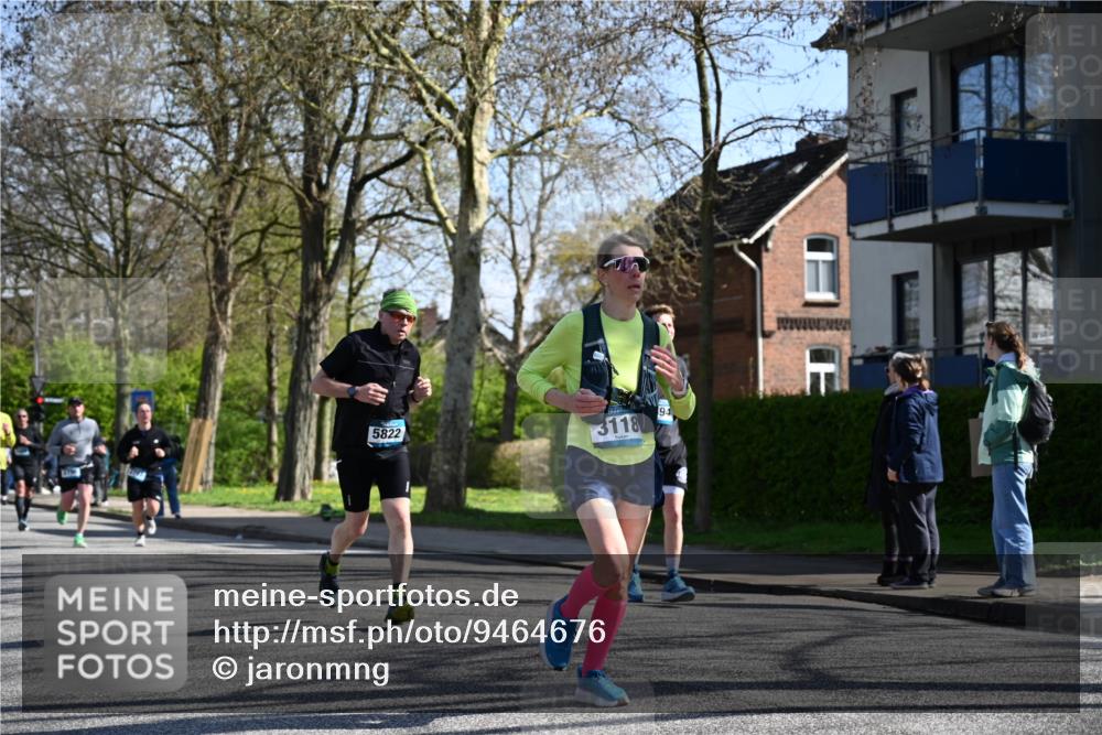 12.04.2026 - 45. Internationalen Wilhelmsburger Insellauf J. Mangold http://msf.ph/oto/9464676 12.04.2026 10:55:47 Ziel 3175, 4298, 5557, 2349, 3118, 5822, 3488, 2797, 2796, 2921, 2808, 3916, 4494, 5047, 4070, 5771, 4549, 4717, 2055, 5512, 2220 meine-sportfotos.de