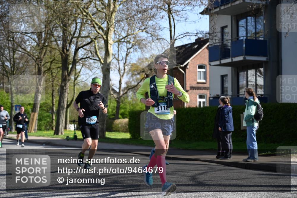 12.04.2026 - 45. Internationalen Wilhelmsburger Insellauf J. Mangold http://msf.ph/oto/9464679 12.04.2026 10:55:47 Ziel 3175, 4298, 5557, 2349, 3118, 5822, 3488, 2797, 2796, 2921, 2808, 3916, 4494, 5047, 4070, 5771, 4549, 4717, 2055, 5512, 2220 meine-sportfotos.de