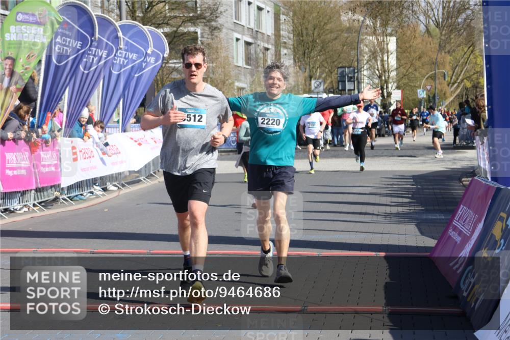 12.04.2026 - 45. Internationalen Wilhelmsburger Insellauf Strokosch-Dieckow http://msf.ph/oto/9464686 12.04.2026 10:56:48 Ziel 2055, 5512, 2220, 4158 meine-sportfotos.de