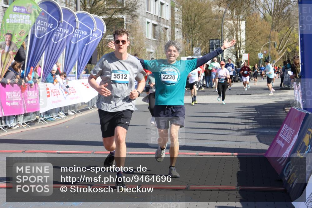 12.04.2026 - 45. Internationalen Wilhelmsburger Insellauf Strokosch-Dieckow http://msf.ph/oto/9464696 12.04.2026 10:56:48 Ziel 2055, 5512, 2220, 4158 meine-sportfotos.de
