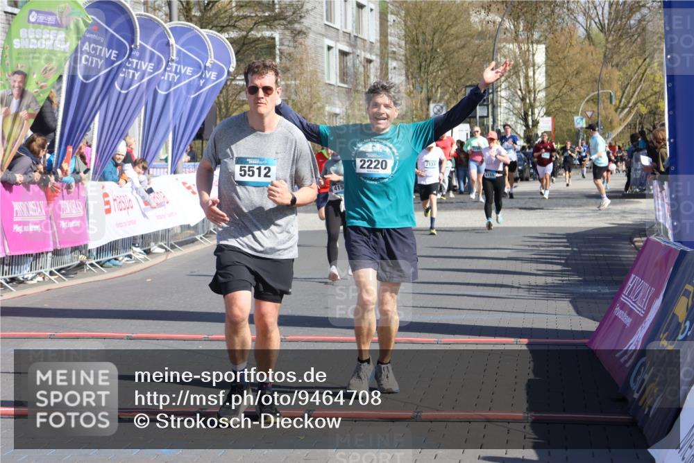 12.04.2026 - 45. Internationalen Wilhelmsburger Insellauf Strokosch-Dieckow http://msf.ph/oto/9464708 12.04.2026 10:56:48 Ziel 2055, 5512, 2220, 4158 meine-sportfotos.de