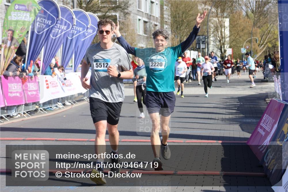 12.04.2026 - 45. Internationalen Wilhelmsburger Insellauf Strokosch-Dieckow http://msf.ph/oto/9464719 12.04.2026 10:56:48 Ziel 2055, 5512, 2220, 4158 meine-sportfotos.de
