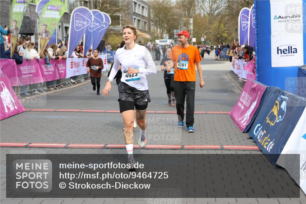 12.04.2026 - 45. Internationalen Wilhelmsburger Insellauf Strokosch-Dieckow http://msf.ph/oto/9464725 12.04.2026 13:13:59 Ziel 2080, 5819, 2064, 4923, 4281, 3984, 3810, 3268, 2062 meine-sportfotos.de