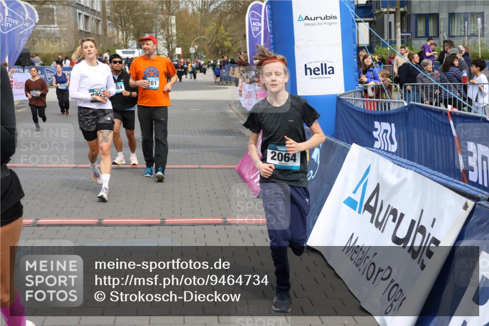 12.04.2026 - 45. Internationalen Wilhelmsburger Insellauf Strokosch-Dieckow http://msf.ph/oto/9464734 12.04.2026 13:13:57 Ziel 2080, 5819, 2064, 4923, 4281, 3984, 3810 meine-sportfotos.de