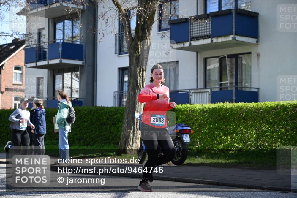 12.04.2026 - 45. Internationalen Wilhelmsburger Insellauf J. Mangold http://msf.ph/oto/9464746 12.04.2026 10:55:59 Ziel 3118, 5822, 3488, 2797, 2796, 2921, 2808, 3916, 4494, 5047, 4070, 5771, 4549, 4717, 2055, 5512, 2220, 4158, 2133, 2754, 4155, 2795, 3917, 5319, 5352 meine-sportfotos.de