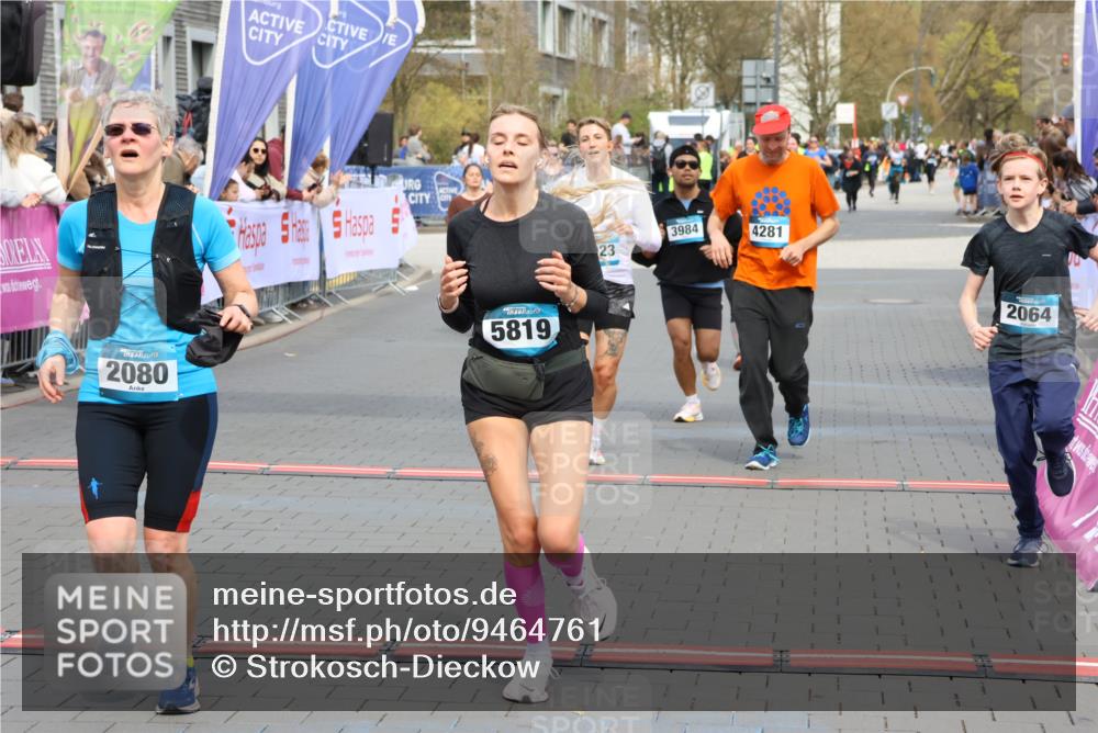12.04.2026 - 45. Internationalen Wilhelmsburger Insellauf Strokosch-Dieckow http://msf.ph/oto/9464761 12.04.2026 13:13:56 Ziel 2080, 5819, 2064, 4923, 4281, 3984, 3810 meine-sportfotos.de