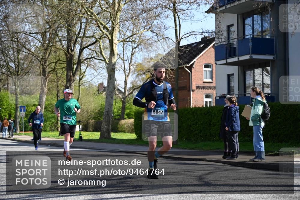 12.04.2026 - 45. Internationalen Wilhelmsburger Insellauf J. Mangold http://msf.ph/oto/9464764 12.04.2026 10:56:03 Ziel 3488, 2797, 2796, 2921, 2808, 3916, 4494, 5047, 4070, 5771, 4549, 4717, 2055, 5512, 2220, 4158, 2133, 2754, 4155, 2795, 3917, 5319, 5352, 2915, 3224, 4654 meine-sportfotos.de