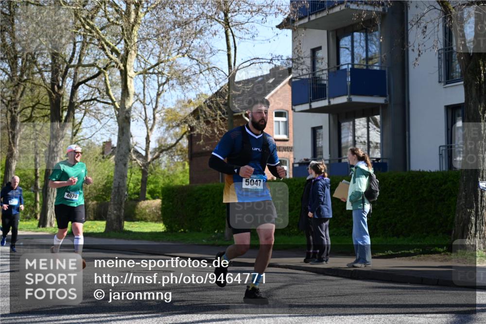 12.04.2026 - 45. Internationalen Wilhelmsburger Insellauf J. Mangold http://msf.ph/oto/9464771 12.04.2026 10:56:03 Ziel 3488, 2797, 2796, 2921, 2808, 3916, 4494, 5047, 4070, 5771, 4549, 4717, 2055, 5512, 2220, 4158, 2133, 2754, 4155, 2795, 3917, 5319, 5352, 2915, 3224, 4654 meine-sportfotos.de
