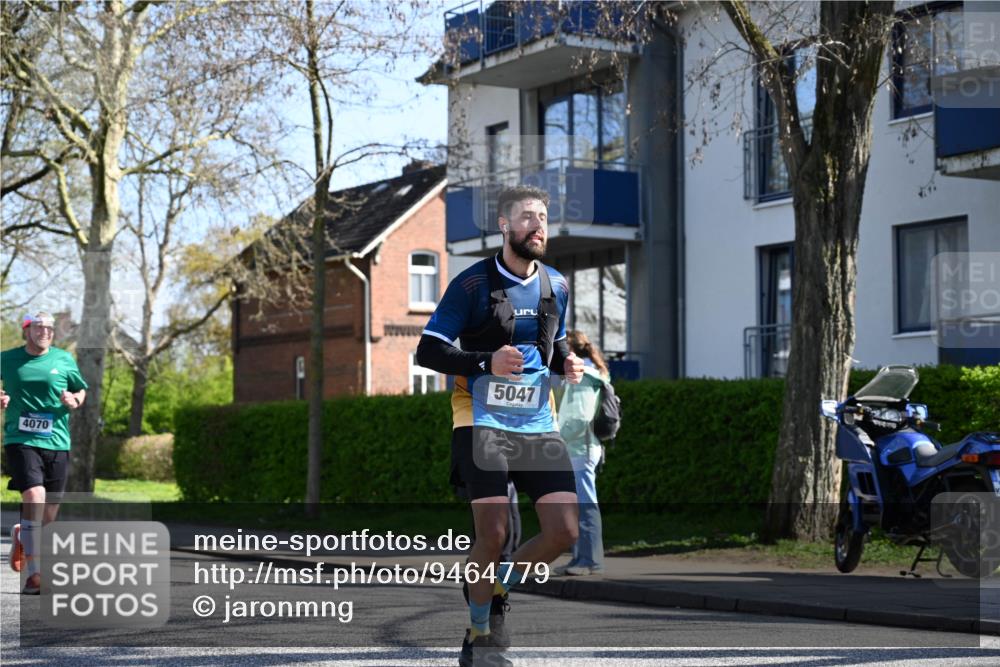 12.04.2026 - 45. Internationalen Wilhelmsburger Insellauf J. Mangold http://msf.ph/oto/9464779 12.04.2026 10:56:04 Ziel 3488, 2797, 2796, 2921, 2808, 3916, 4494, 5047, 4070, 5771, 4549, 4717, 2055, 5512, 2220, 4158, 2133, 2754, 4155, 2795, 3917, 5319, 5352, 2915, 3224, 4654 meine-sportfotos.de
