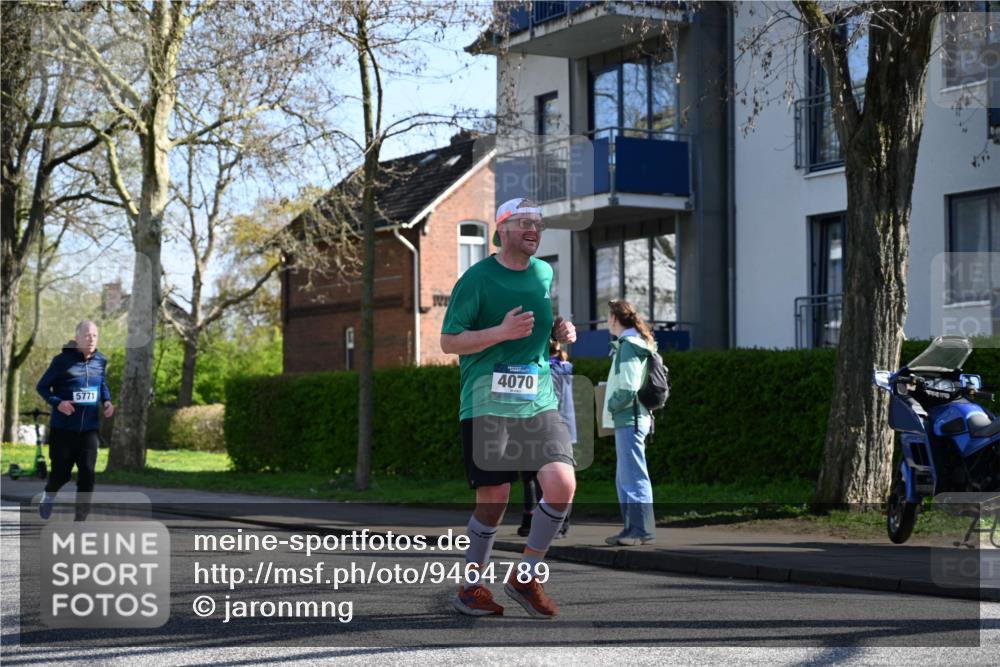 12.04.2026 - 45. Internationalen Wilhelmsburger Insellauf J. Mangold http://msf.ph/oto/9464789 12.04.2026 10:56:05 Ziel 3488, 2797, 2796, 2921, 2808, 3916, 4494, 5047, 4070, 5771, 4549, 4717, 2055, 2055, 5512, 2220, 4158, 2133, 2754, 4155, 2795, 3917, 5319, 5352, 2915, 3224, 4654 meine-sportfotos.de