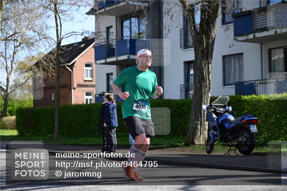12.04.2026 - 45. Internationalen Wilhelmsburger Insellauf J. Mangold http://msf.ph/oto/9464795 12.04.2026 10:56:06 Ziel 3488, 2797, 2796, 2921, 2808, 3916, 4494, 5047, 4070, 5771, 4549, 4717, 2055, 5512, 2220, 4158, 2133, 2754, 4155, 2795, 2795, 3917, 5319, 5352, 2915, 3224, 4654 meine-sportfotos.de