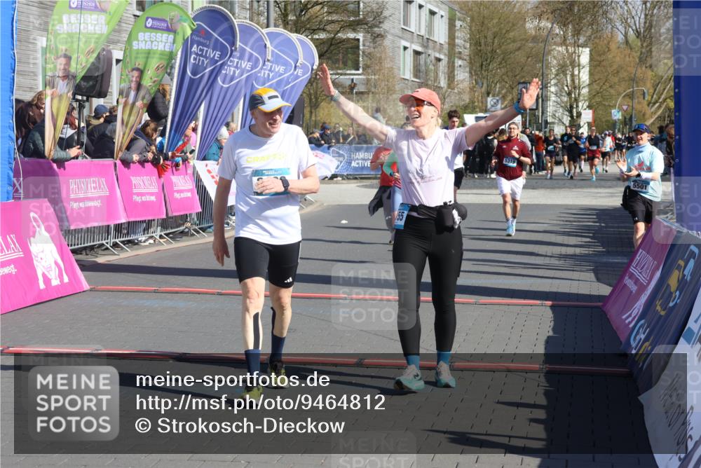 12.04.2026 - 45. Internationalen Wilhelmsburger Insellauf Strokosch-Dieckow http://msf.ph/oto/9464812 12.04.2026 10:56:55 Ziel 4158, 2133, 2754, 4155, 2795, 3917 meine-sportfotos.de